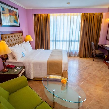 Royal Bellagio Hotel Makati City Kültér fotó