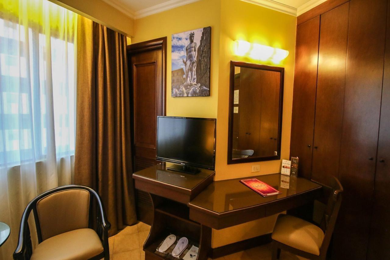 Royal Bellagio Hotel Makati City Kültér fotó