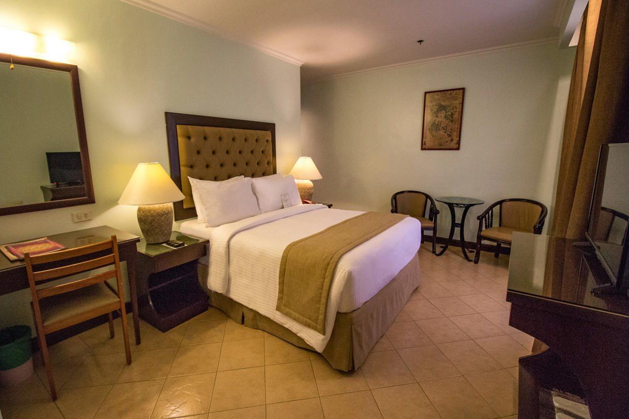 Royal Bellagio Hotel Makati City Kültér fotó
