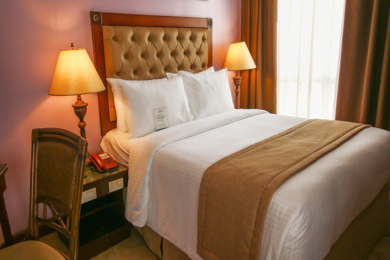 Royal Bellagio Hotel Makati City Kültér fotó