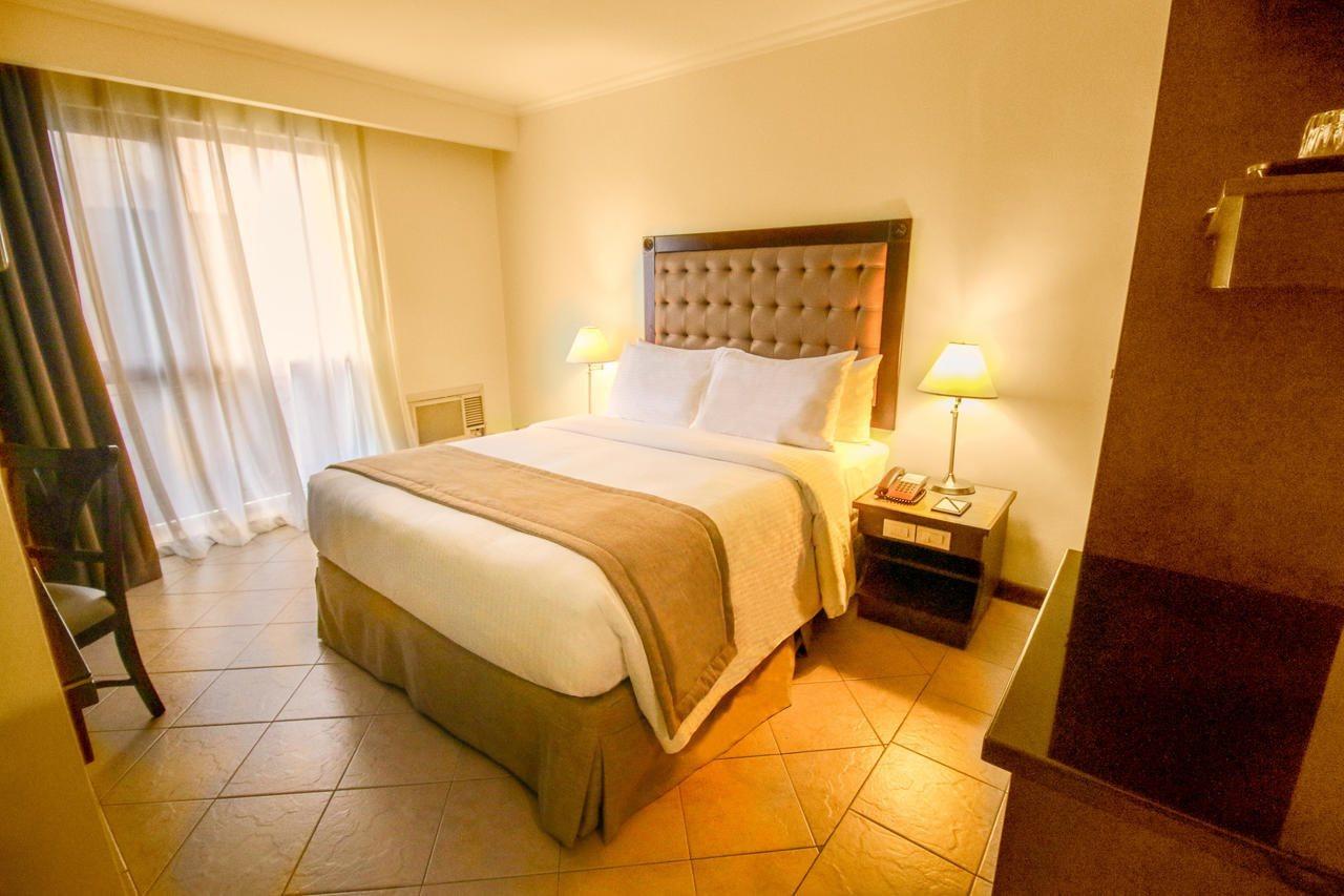 Royal Bellagio Hotel Makati City Kültér fotó