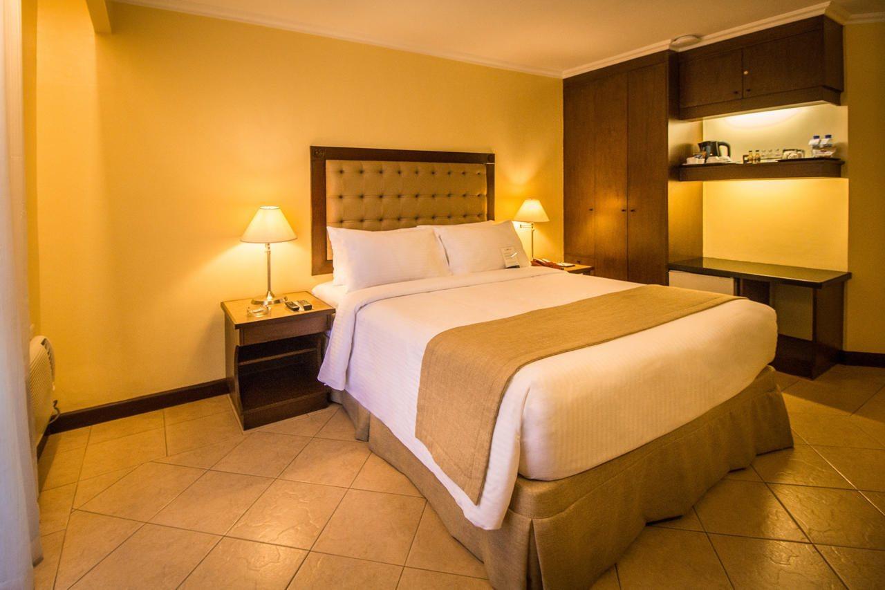 Royal Bellagio Hotel Makati City Kültér fotó