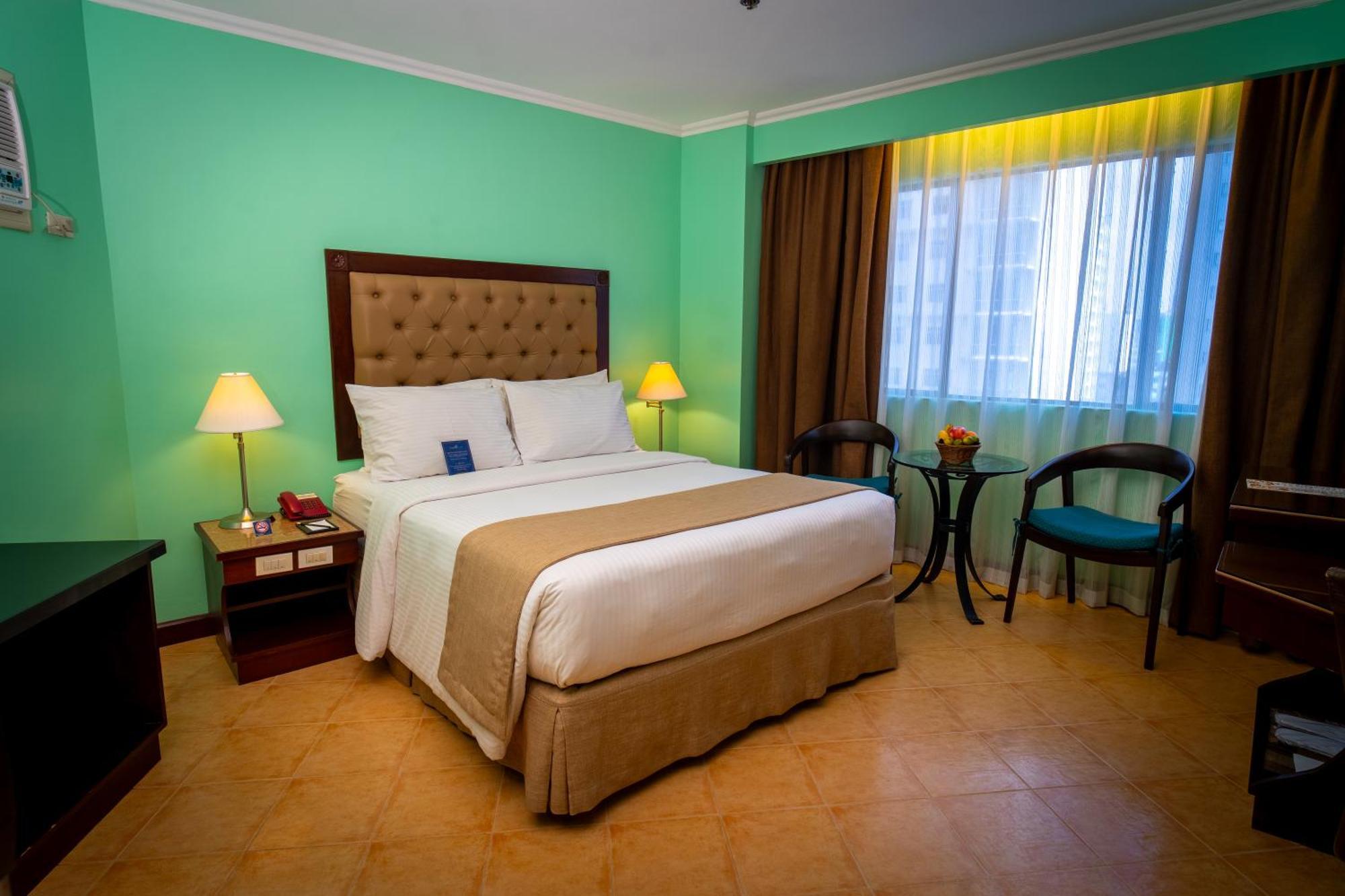 Royal Bellagio Hotel Makati City Kültér fotó