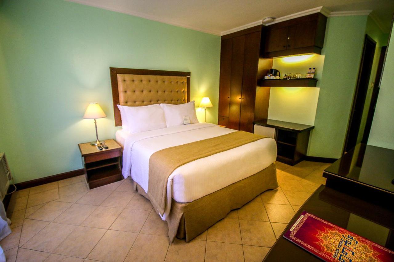 Royal Bellagio Hotel Makati City Kültér fotó