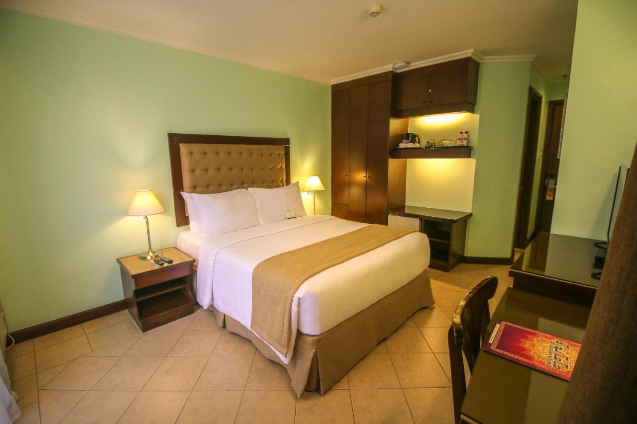 Royal Bellagio Hotel Makati City Kültér fotó