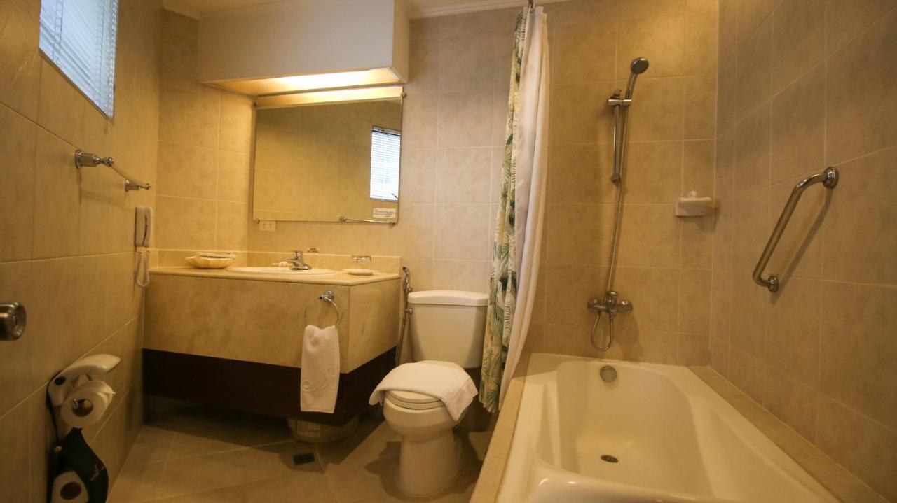Royal Bellagio Hotel Makati City Kültér fotó